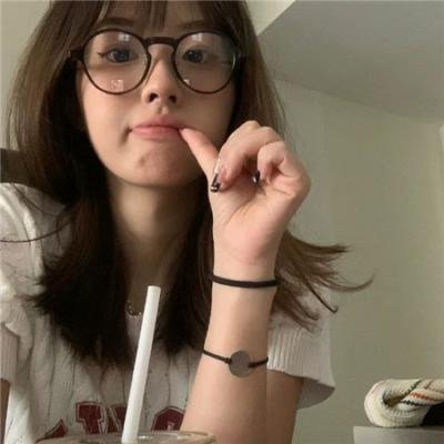 雨中的女人